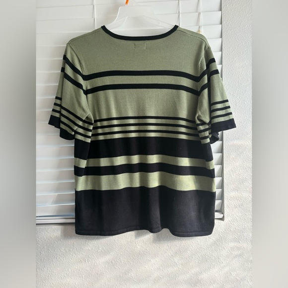 🌟Host Pick!🌟Women’s Vintage Liz Baker Striped Top. - Picture 3 of 6